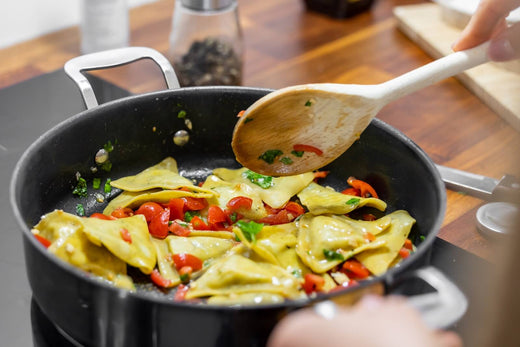 Gefüllte Nudeln Triangoli mit San Marzano Tomaten
