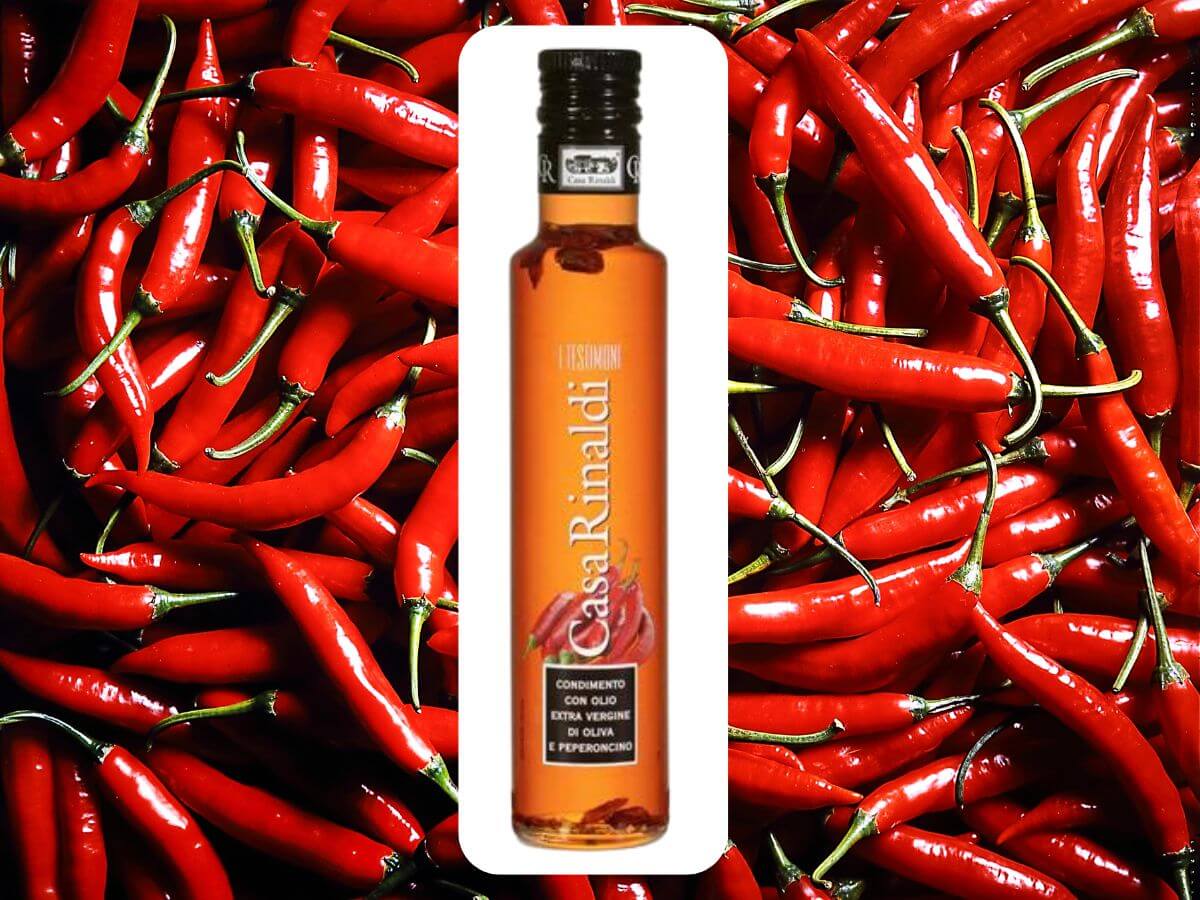 Olivenöl aromatisiert mit Peperoncino