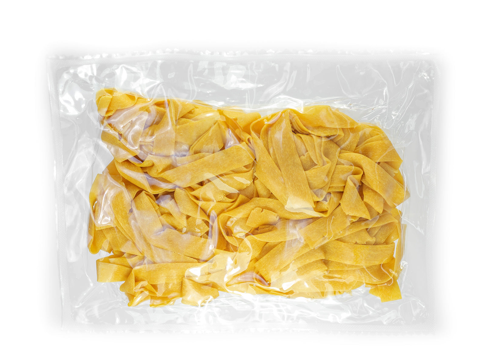 Frische Pappardelle aus der Pastamanufaktur Zia Pina in Verpackung