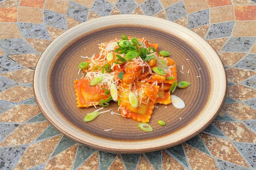 Rezept: Agnolotti mit Spargel und Sugo al Basilico