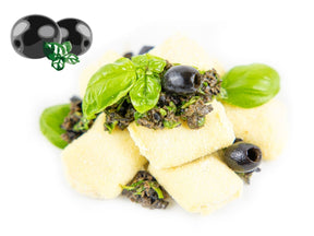 Gnocchi mit schwarzen Oliven und Basilikum