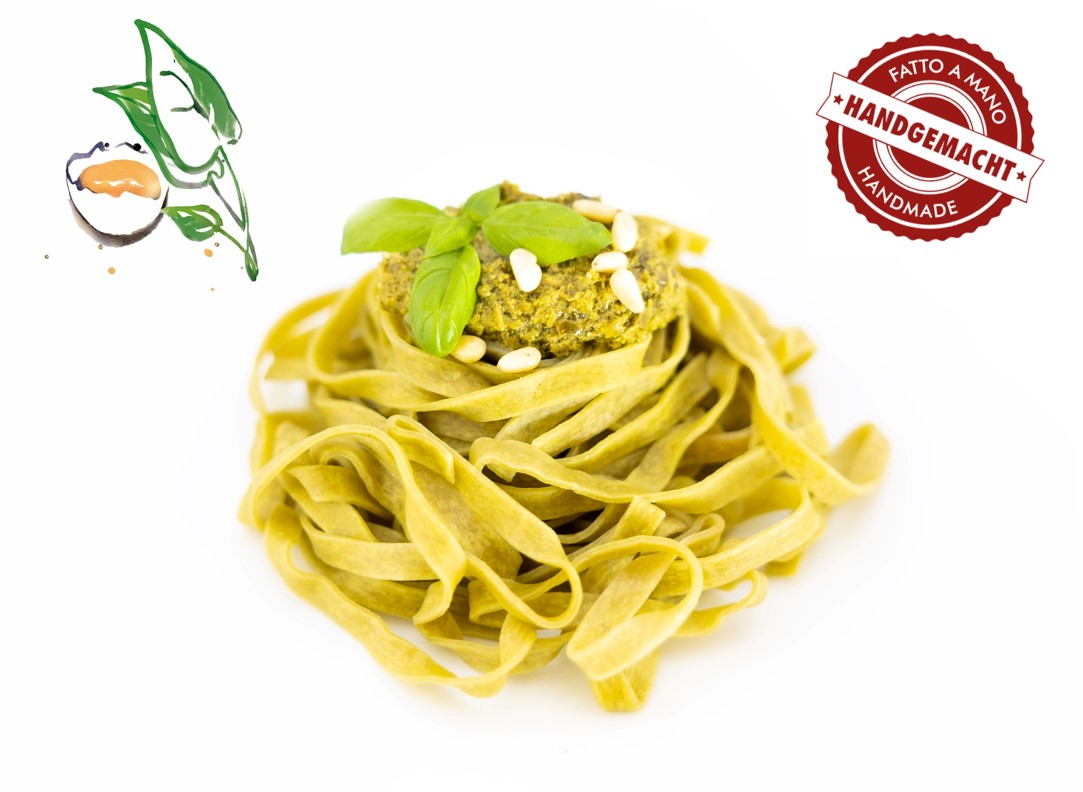 Grüne Tagliatelle (7 mm) mit Ei und Spinat, handgemacht