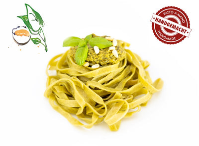 Grüne Tagliatelle (7 mm) mit Ei und Spinat, handgemacht