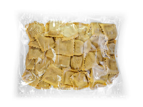 Frische Agnolotti aus der Pastamanufaktur Zia Pina in Verpackung